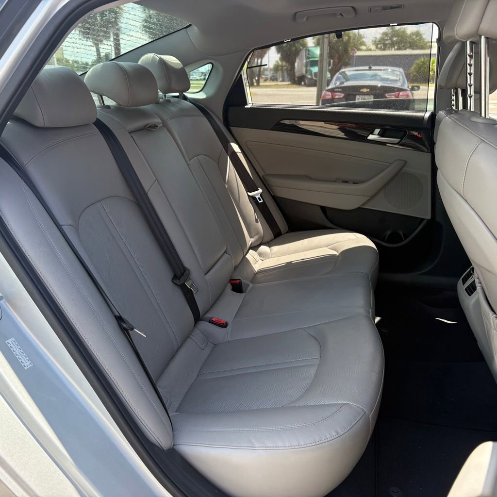 Used 2016 Hyundai Sonata Limited w/ Option Group 02 FWD image 14