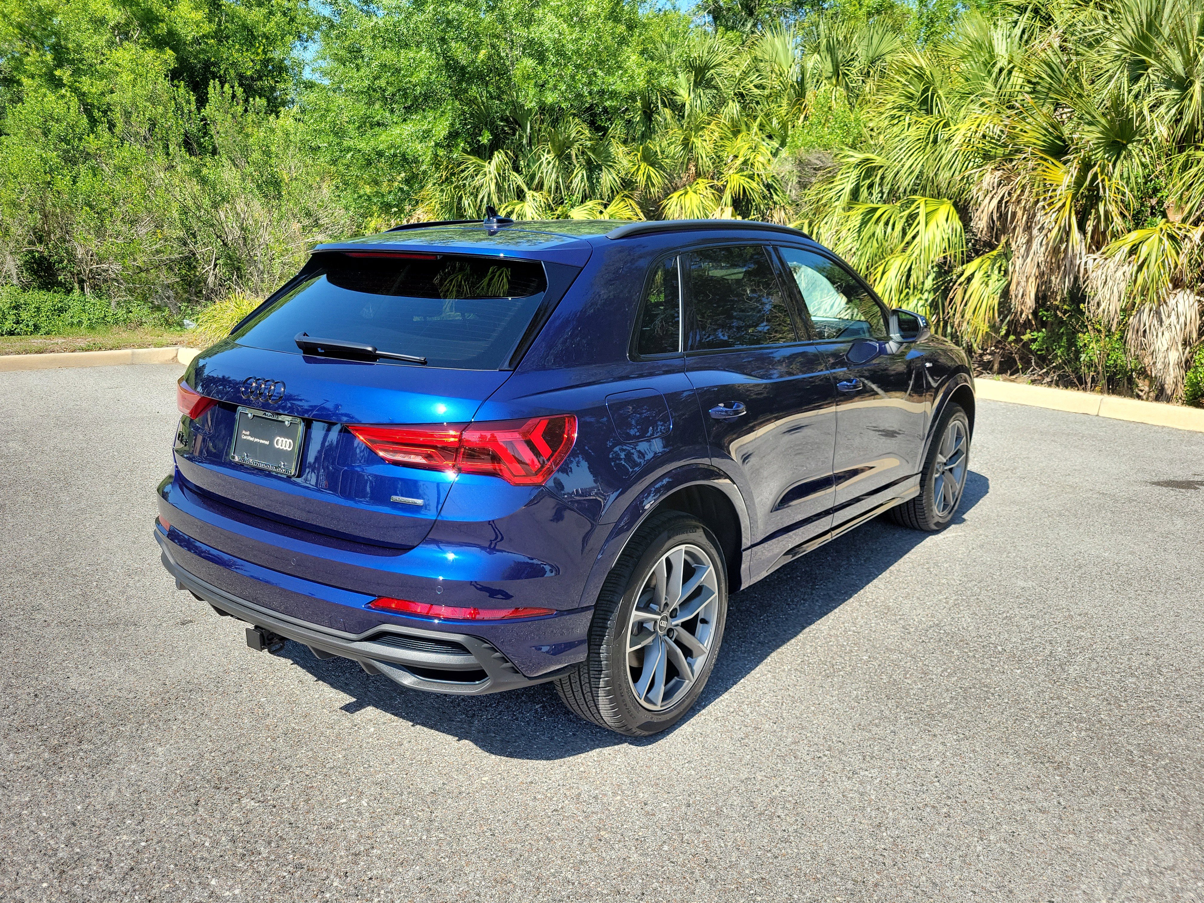 Used 2025 Audi Q3 2.0T Premium w/ Convenience Package image 4