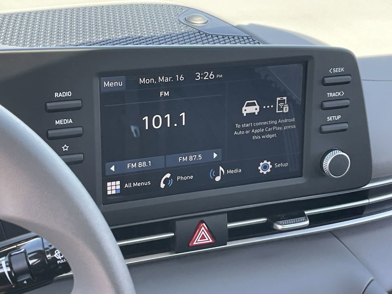 Certified 2025 Hyundai Elantra SE image 24