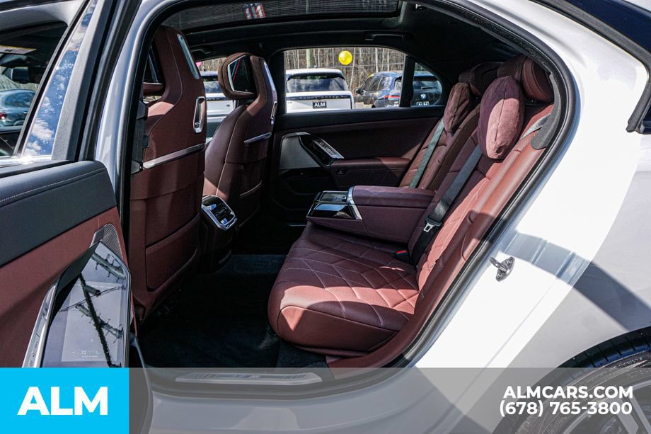 Used 2025 BMW i7 eDrive50 w/ M Sport Package RWD image 21