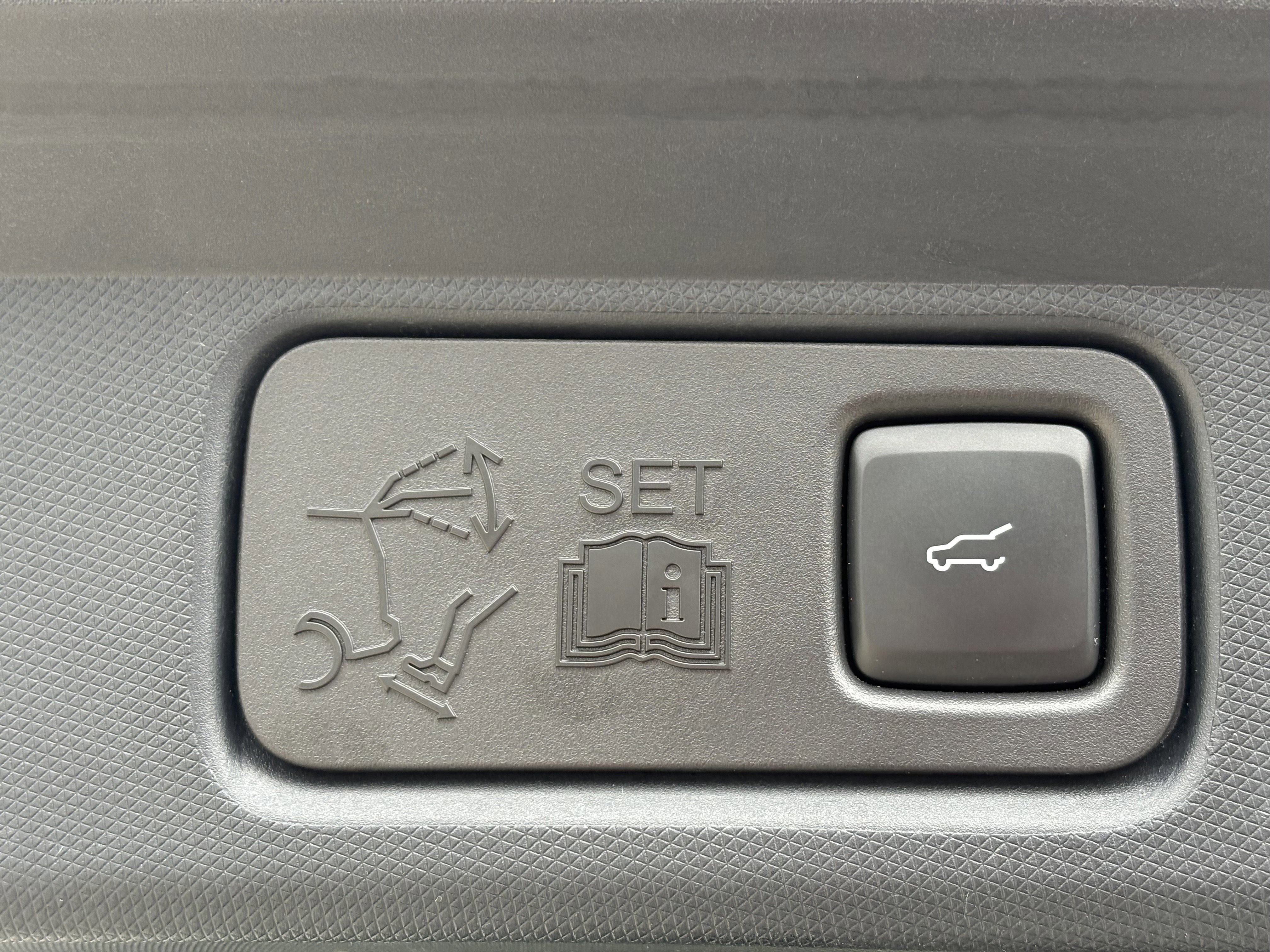 Used 2022 Ford Mustang Mach-E Premium image 10