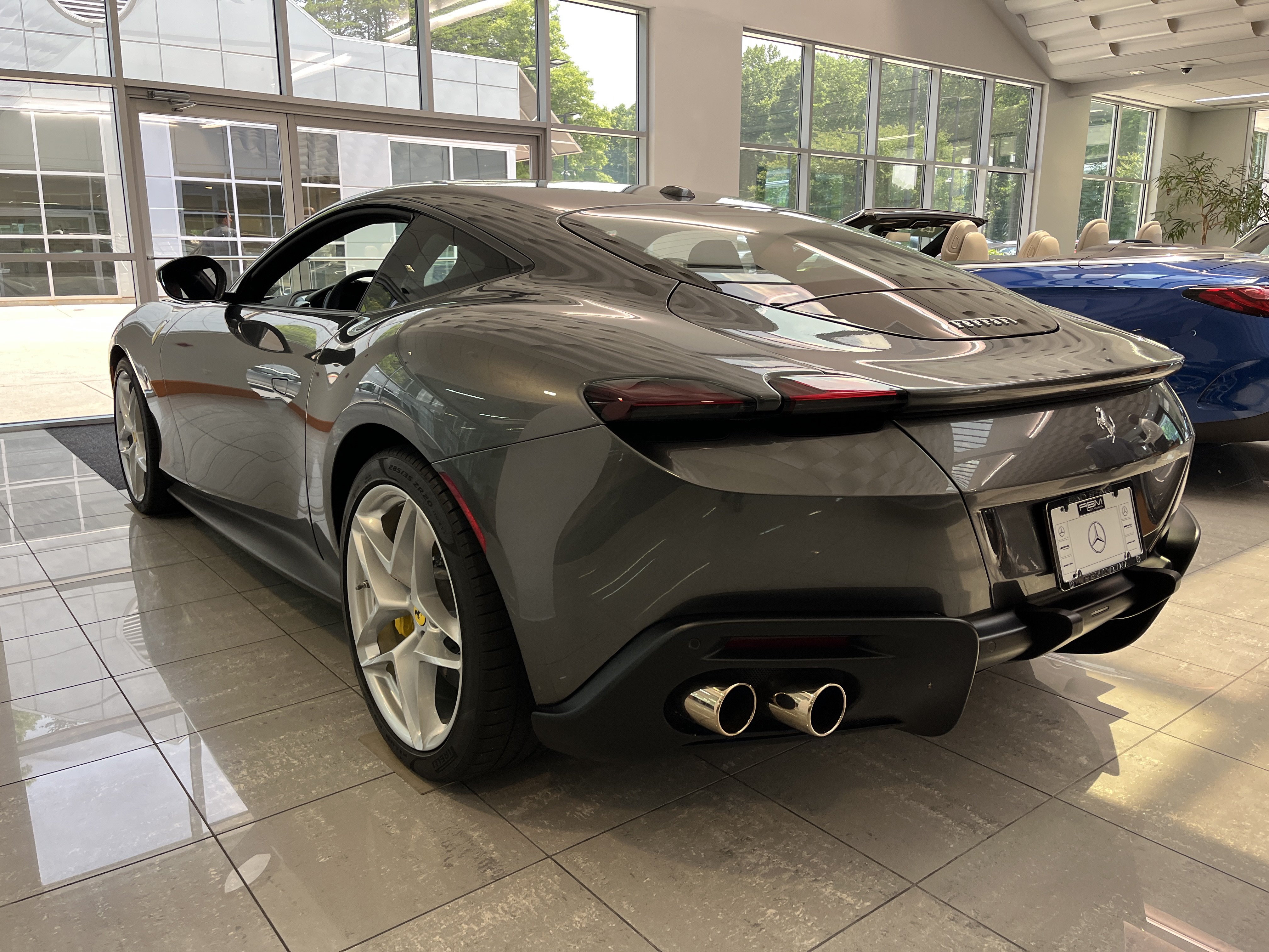 Used 2022 Ferrari Roma RWD image 12