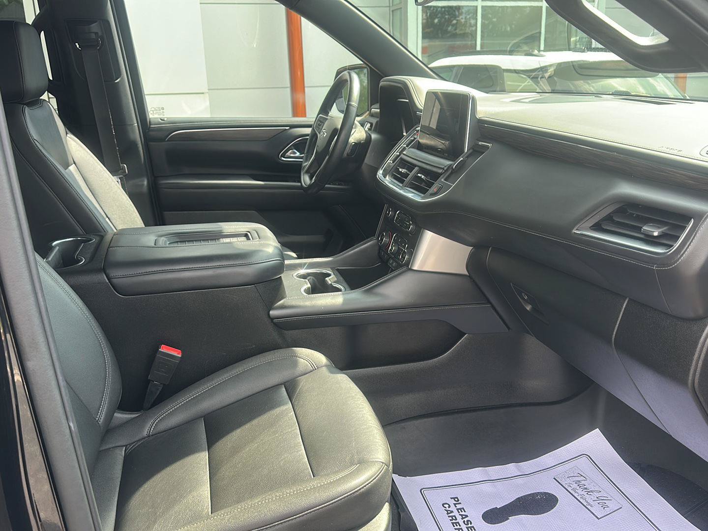 Used 2023 Chevrolet Suburban Z71 w/ Luxury Package AWD/4WD image 8