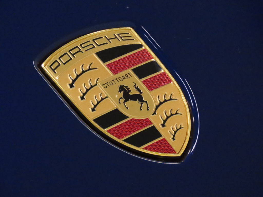 Used 2024 Porsche Macan 4 Electric AWD/4WD image 15