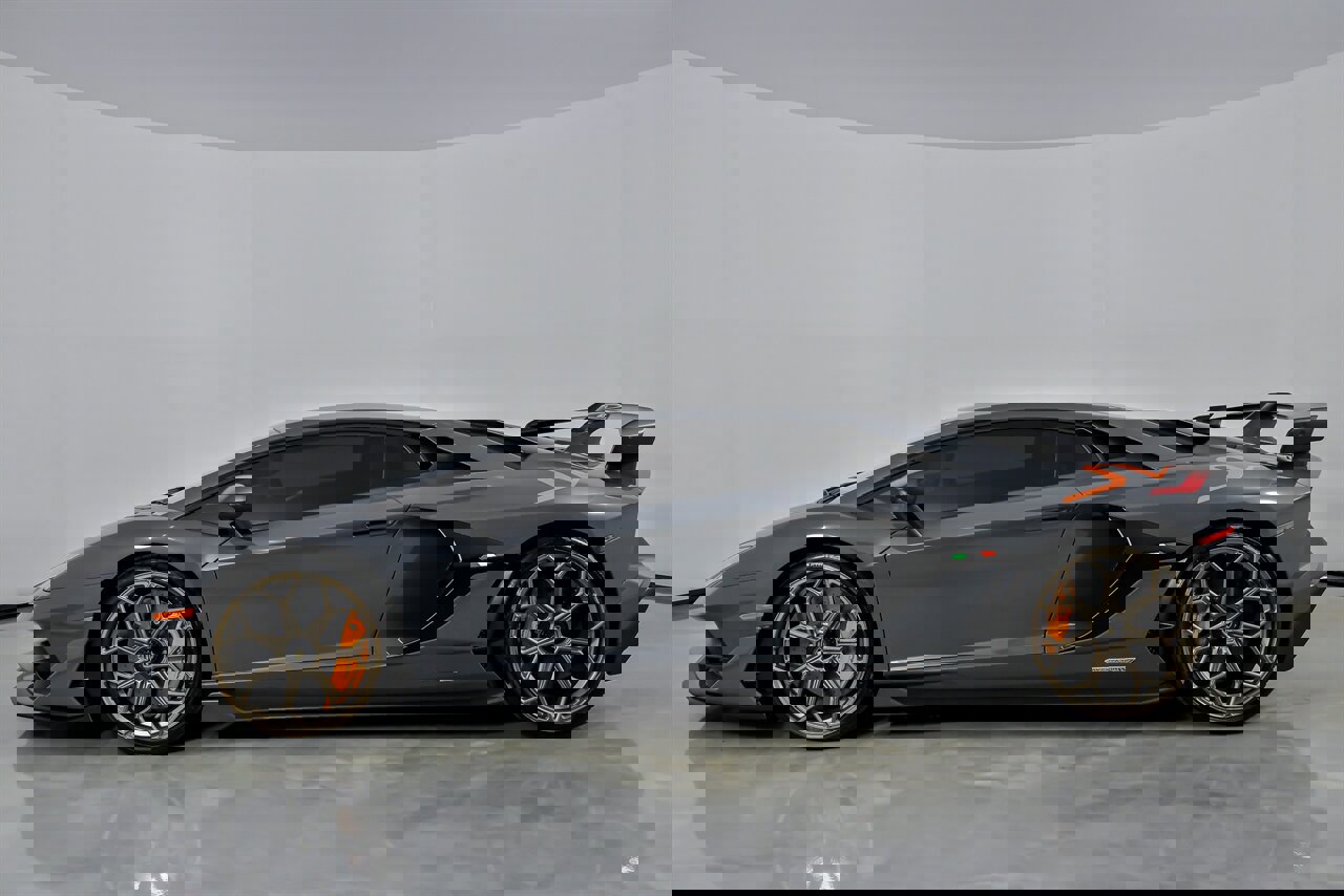 Used 2019 Lamborghini Aventador SVJ image 9