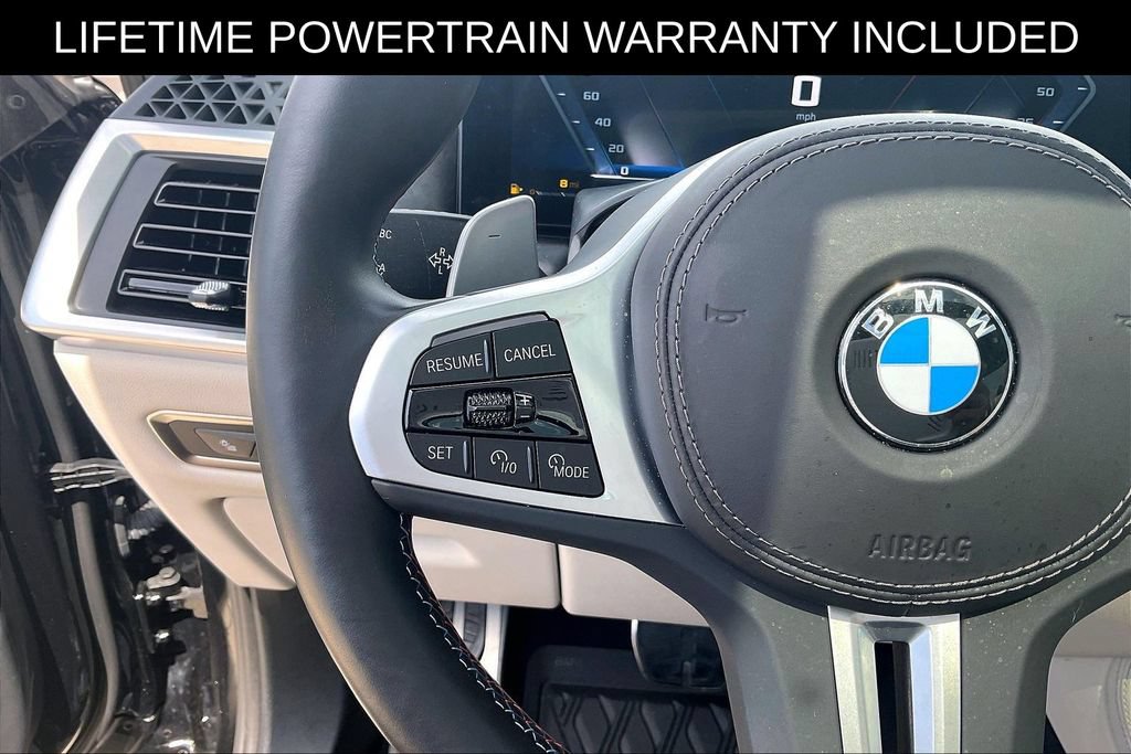 Used 2025 BMW X7 M60i AWD/4WD image 16