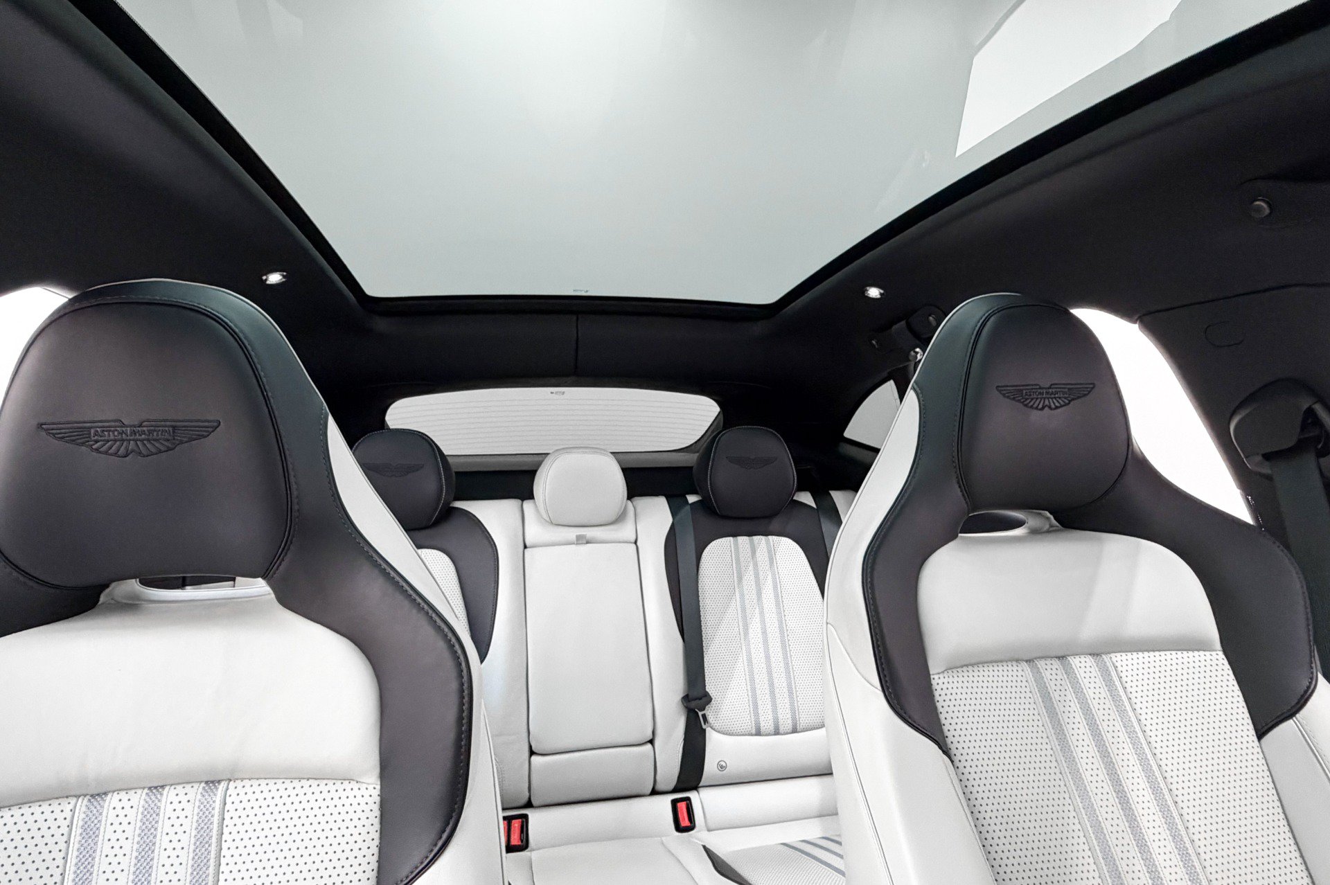 Used 2025 Aston Martin DBX 707 AWD/4WD image 18