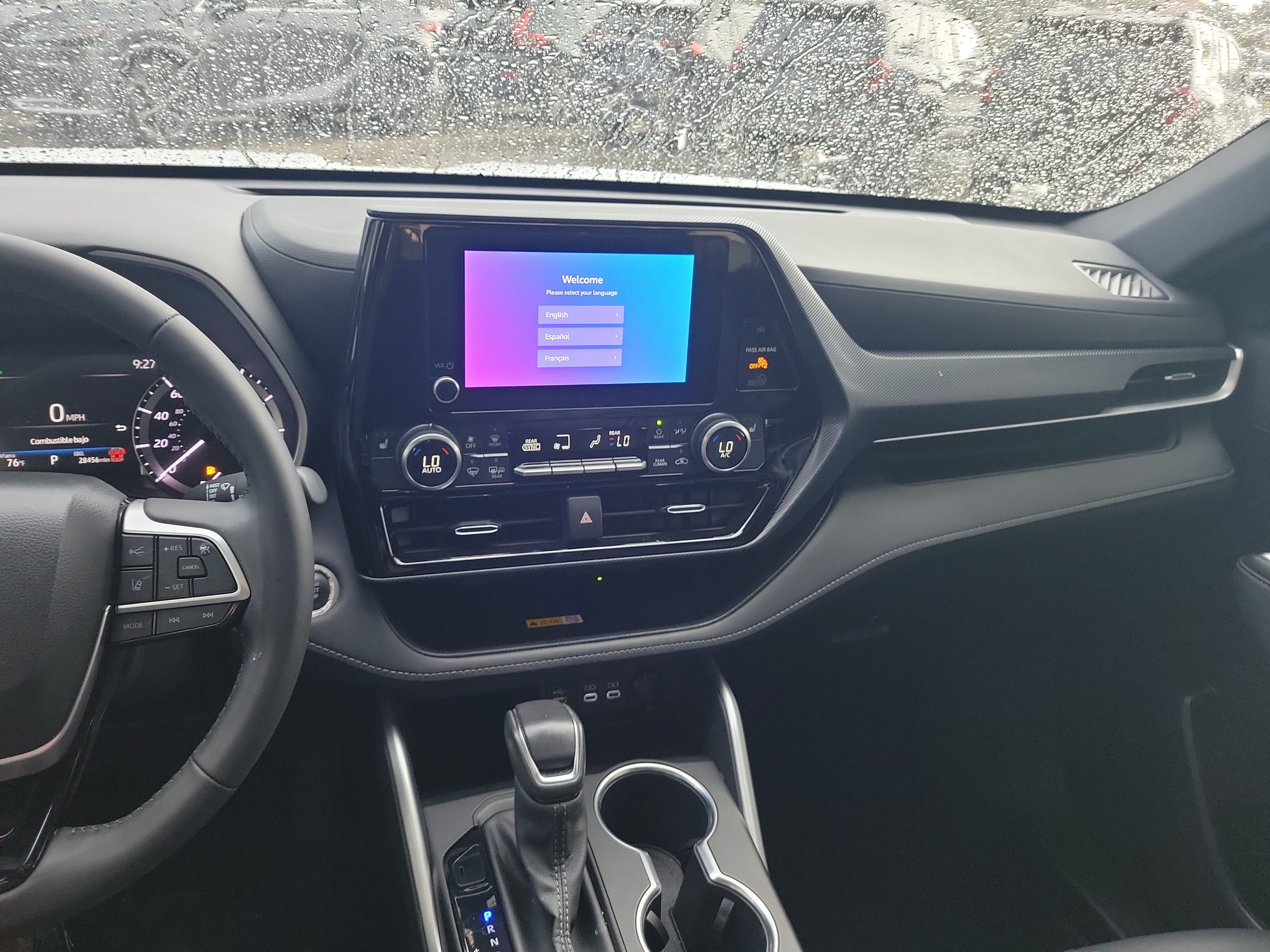 Used 2024 Toyota Highlander XSE FWD image 19