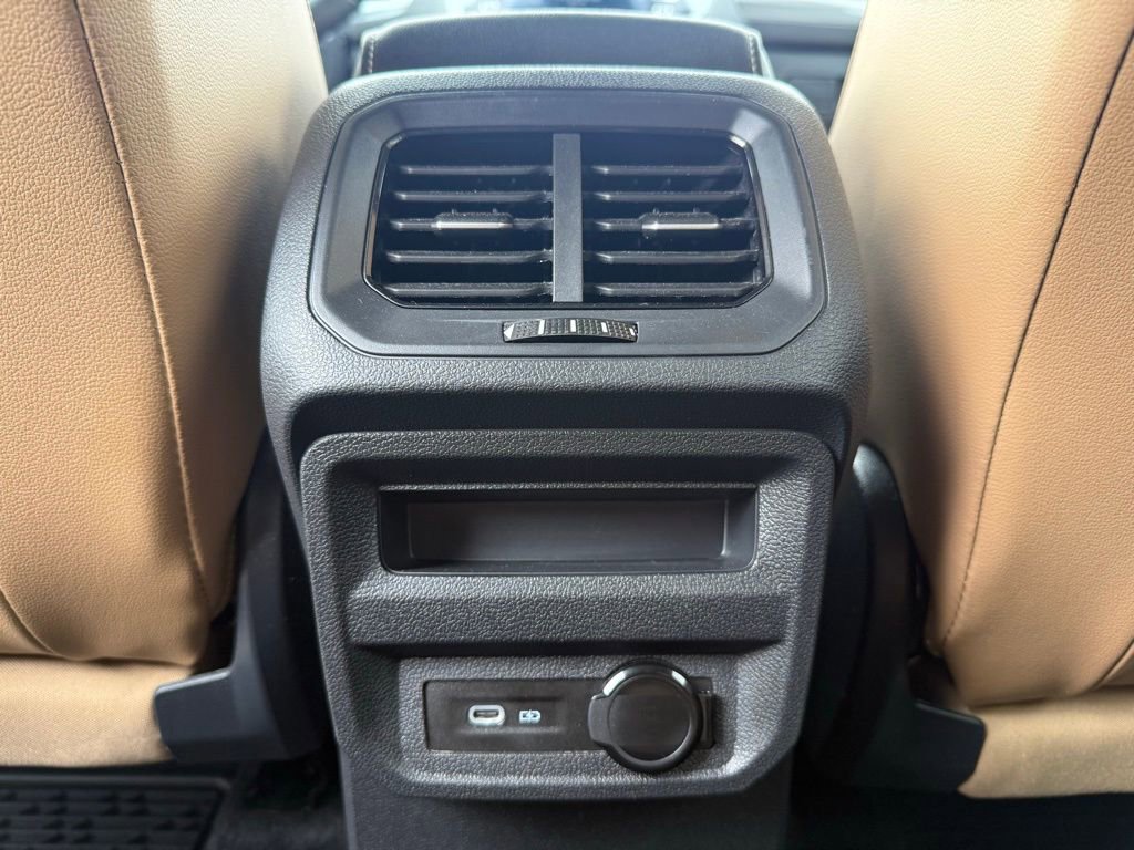 Used 2024 Volkswagen Tiguan SE R-Line AWD/4WD image 18