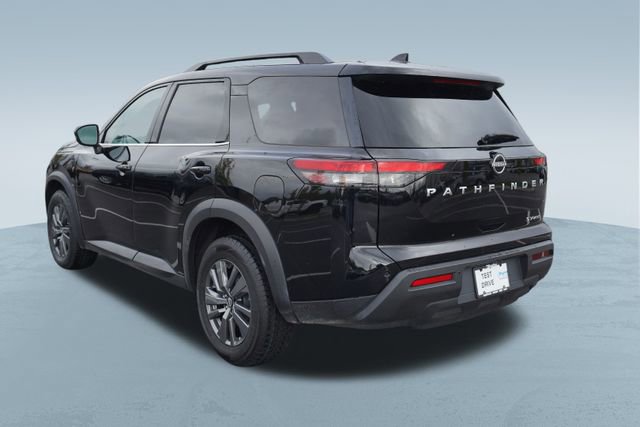 Used 2023 Nissan Pathfinder SV image 6