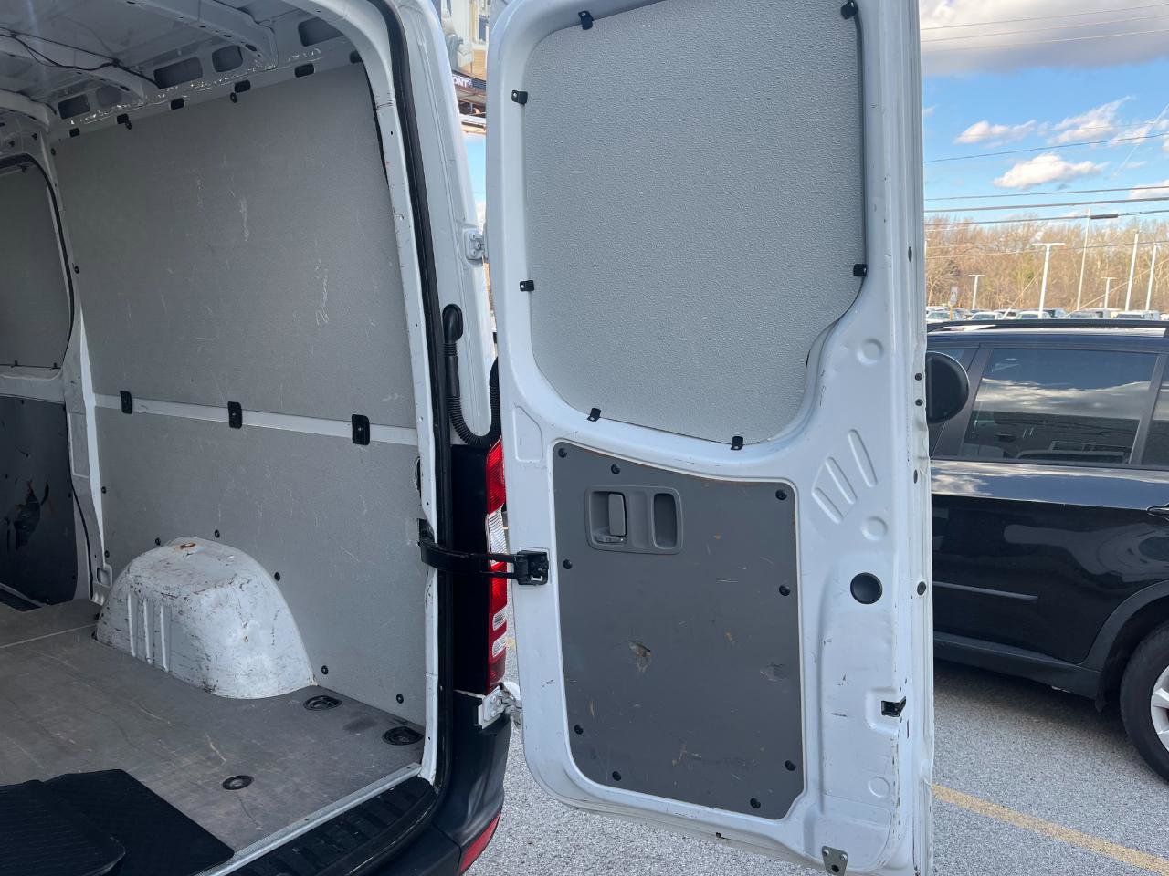 Used 2015 Mercedes-Benz Sprinter 2500 image 18