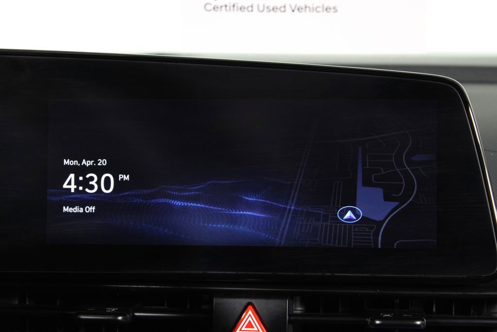 Certified 2025 Hyundai Elantra SEL image 9