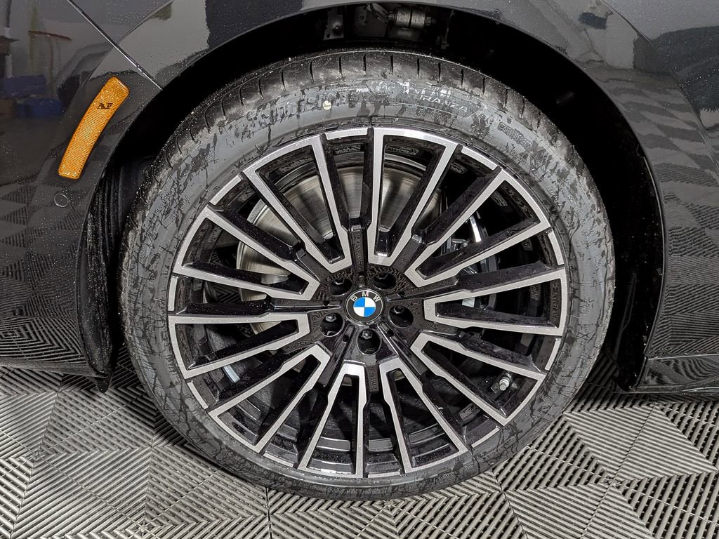 New 2026 BMW i7 xDrive60 image 8