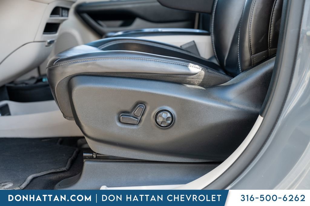 Used 2023 Chrysler Pacifica Touring-L image 20
