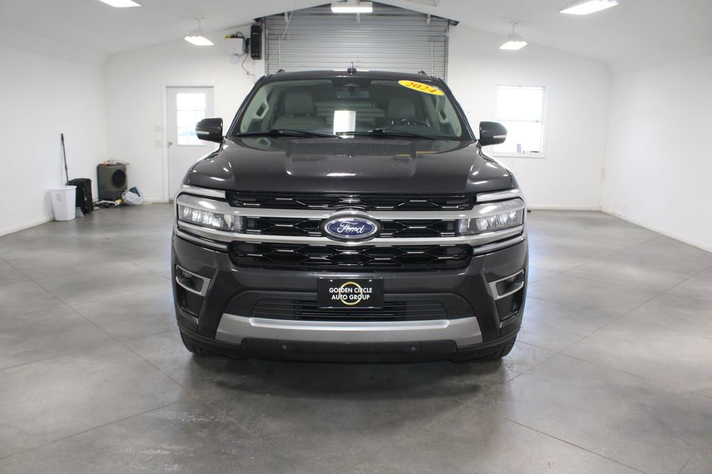 Used 2024 Ford Expedition Limited image 3