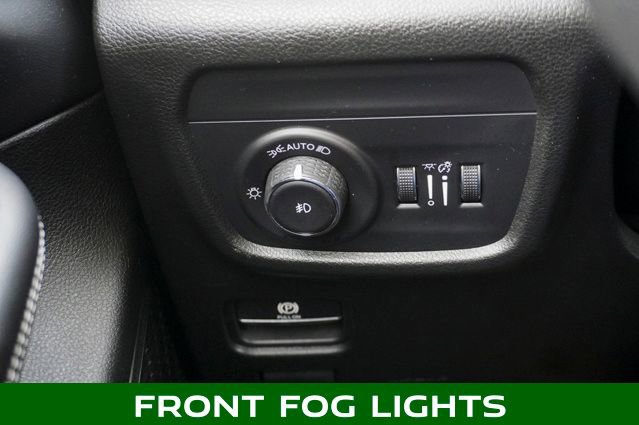 Used 2023 Jeep Grand Cherokee Limited w/ Luxury Tech Group II image 29