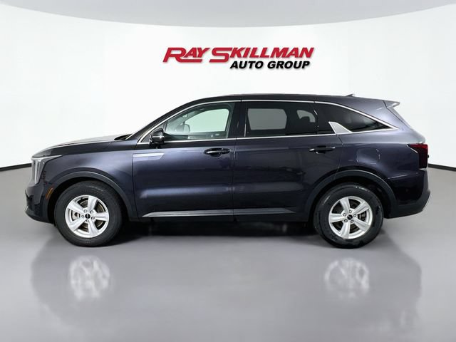 Used 2025 Kia Sorento LX FWD image 4
