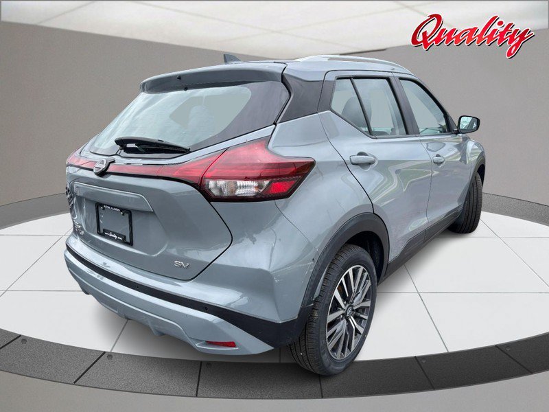 Used 2022 Nissan Kicks SV FWD image 3