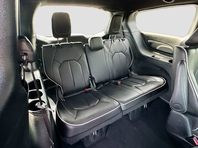 Used 2024 Chrysler Pacifica Premium image 28