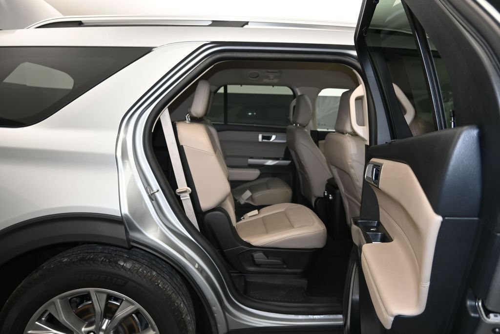 Certified 2023 Ford Explorer Limited w/ Equipment Group 301A RWD image 26