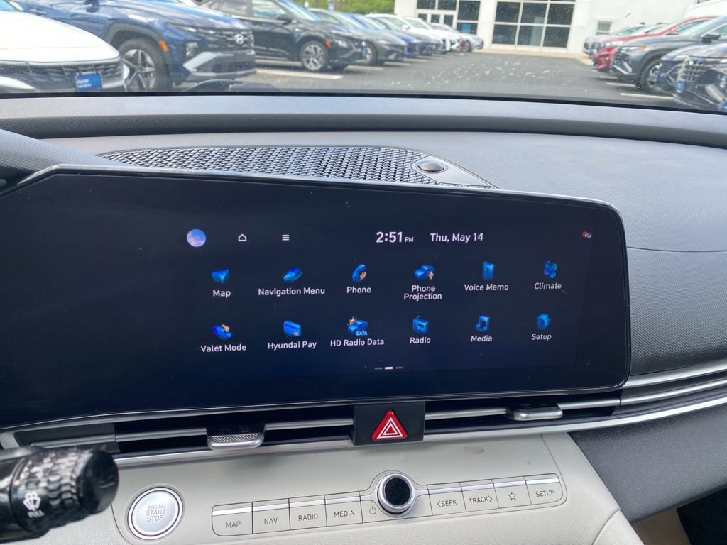 Certified 2023 Hyundai Elantra Limited FWD image 18