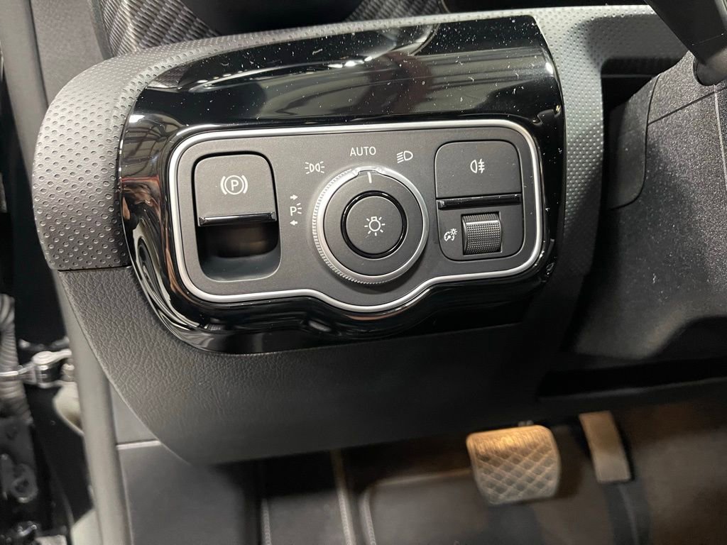Used 2025 Mercedes-Benz CLA 250 4MATIC image 19