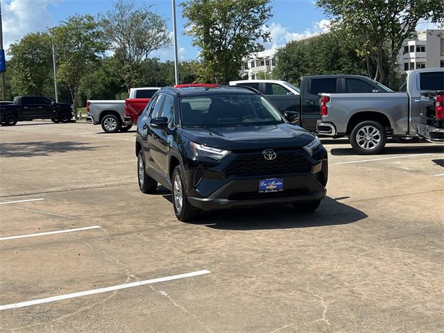 Used 2024 Toyota RAV4 XLE image 3