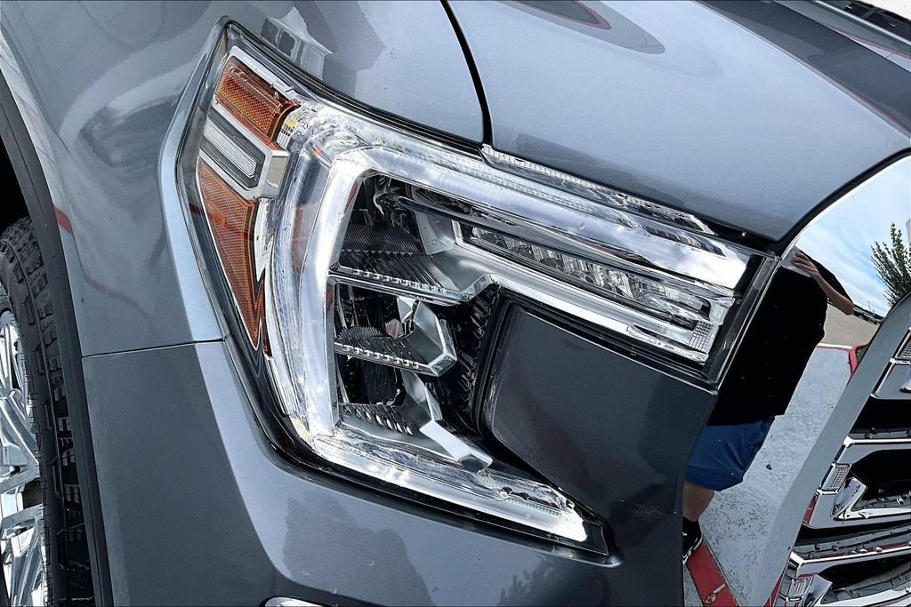 Used 2022 GMC Sierra 1500 SLT w/ SLT Premium Plus Package AWD/4WD image 32