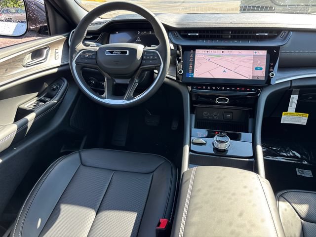 New 2026 Jeep Grand Cherokee Limited w/ Luxury Tech Group II AWD/4WD image 11