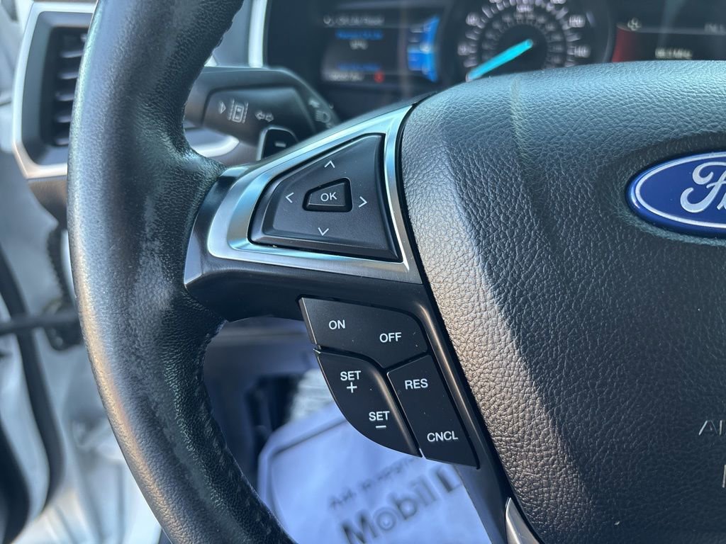 Used 2020 Ford Edge SEL image 16