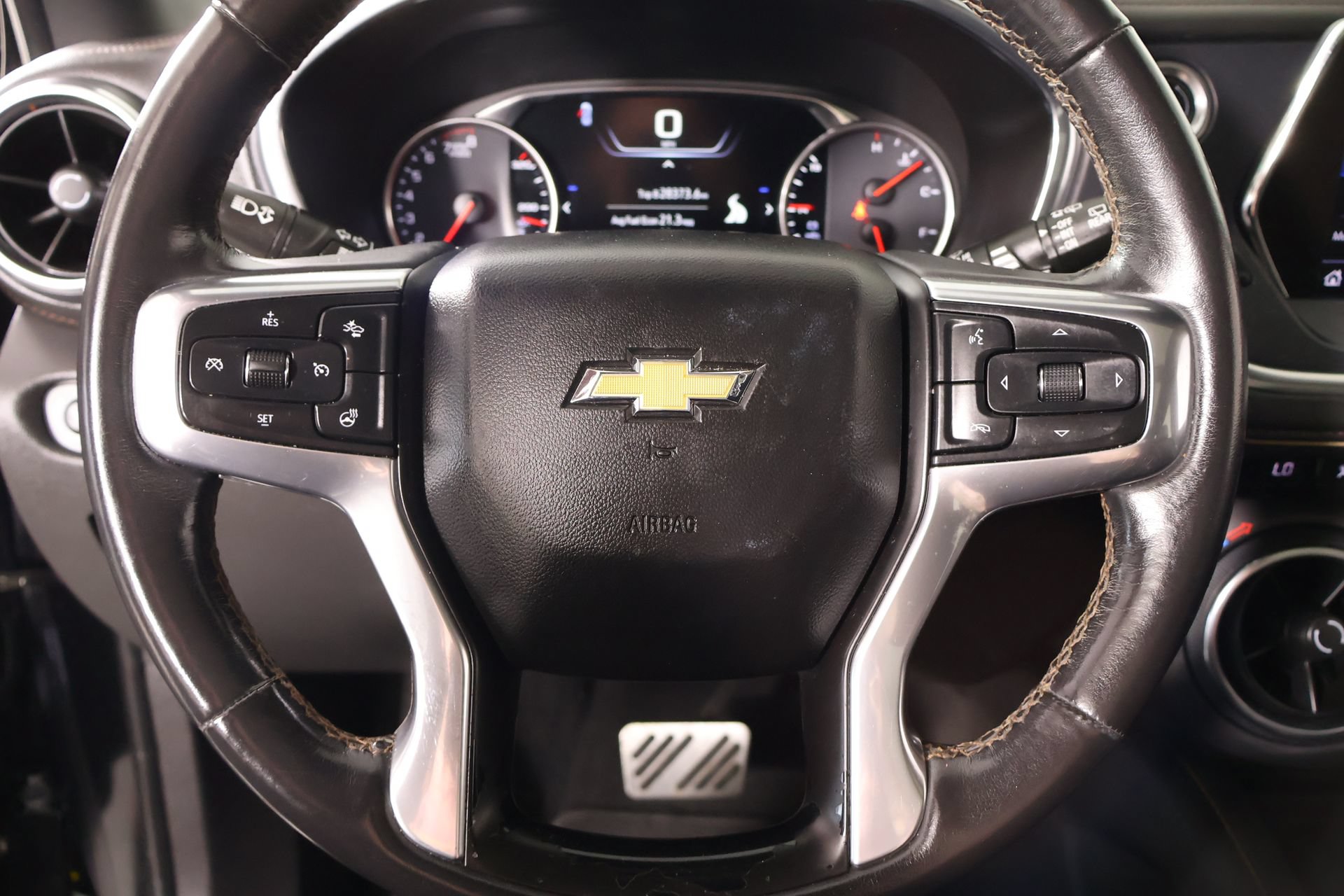 Used 2019 Chevrolet Blazer Premier w/ Sun and Wheels Package FWD image 3