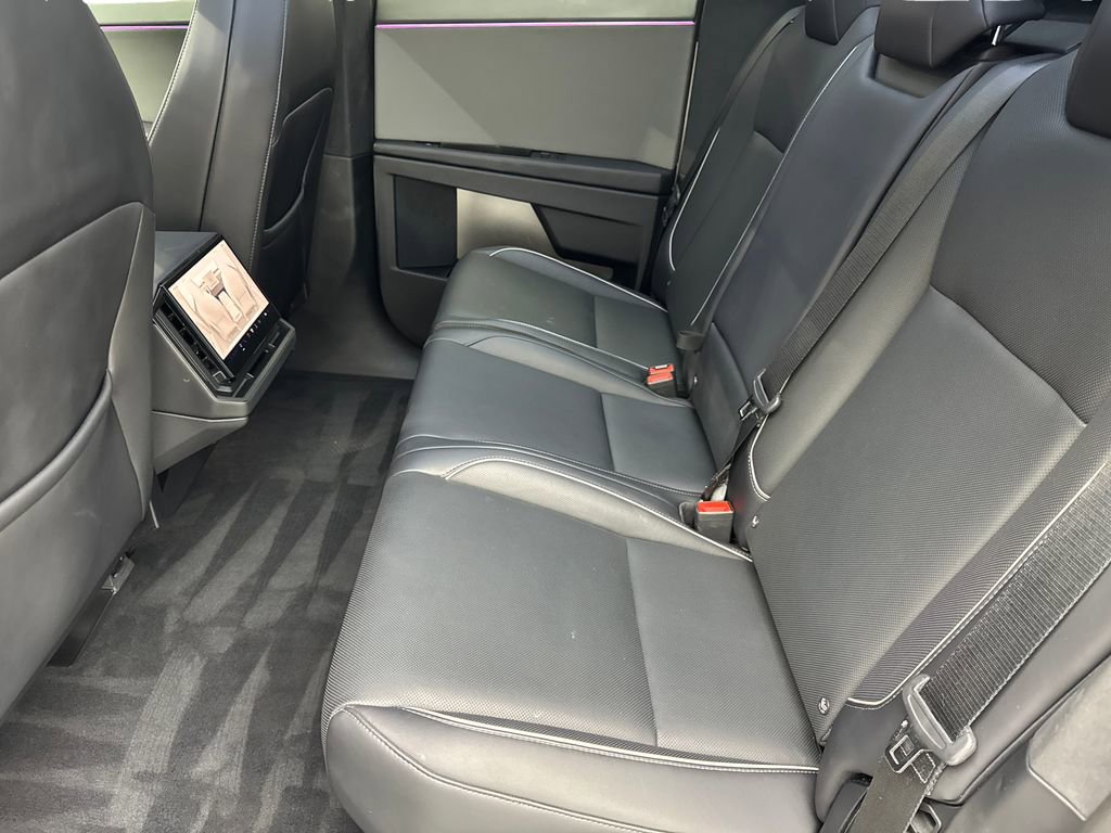 Used 2024 Tesla Cybertruck AWD Crew Cab image 30