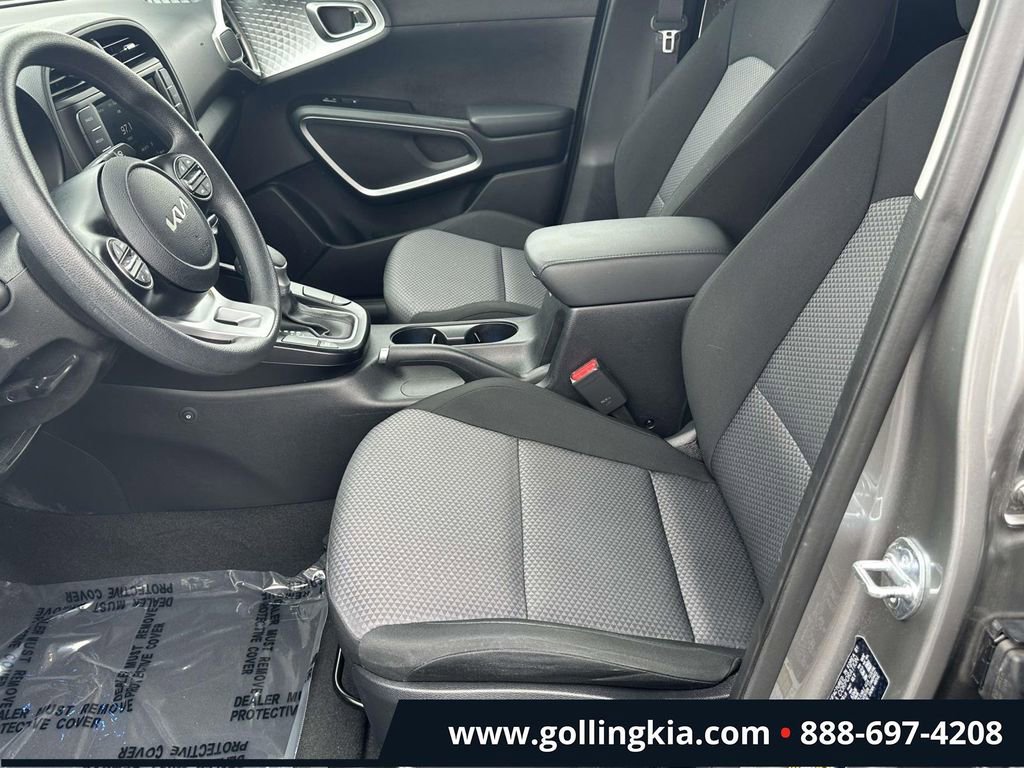 Certified 2023 Kia Soul LX w/ LX Technology Package image 14