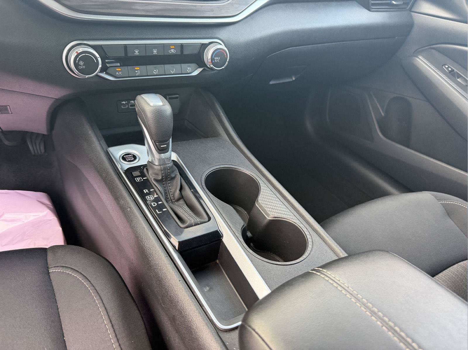 Used 2025 Nissan Altima 2.5 SV FWD image 18