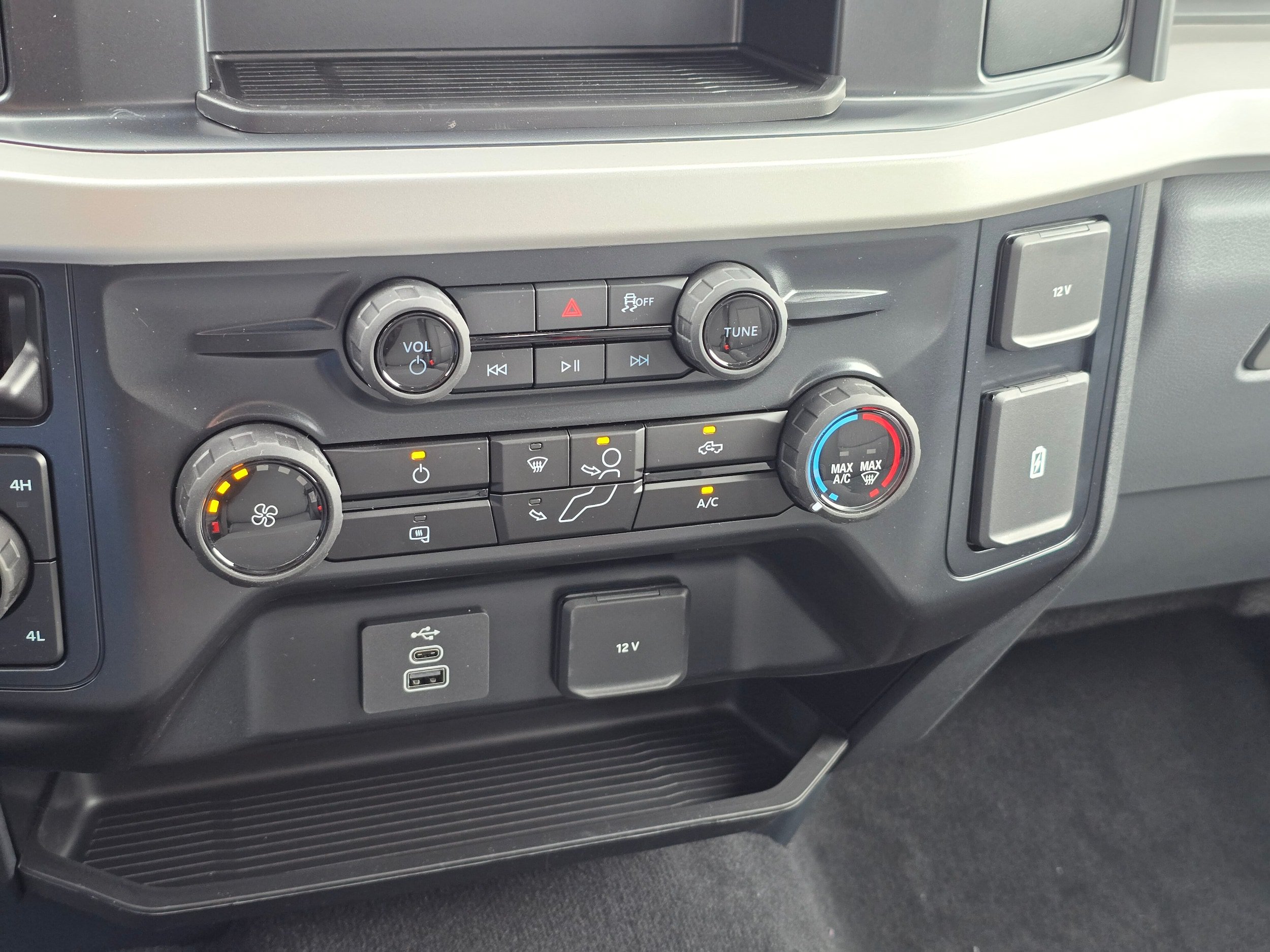 New 2026 Ford F350 XL w/ STX Appearance Package AWD/4WD image 17