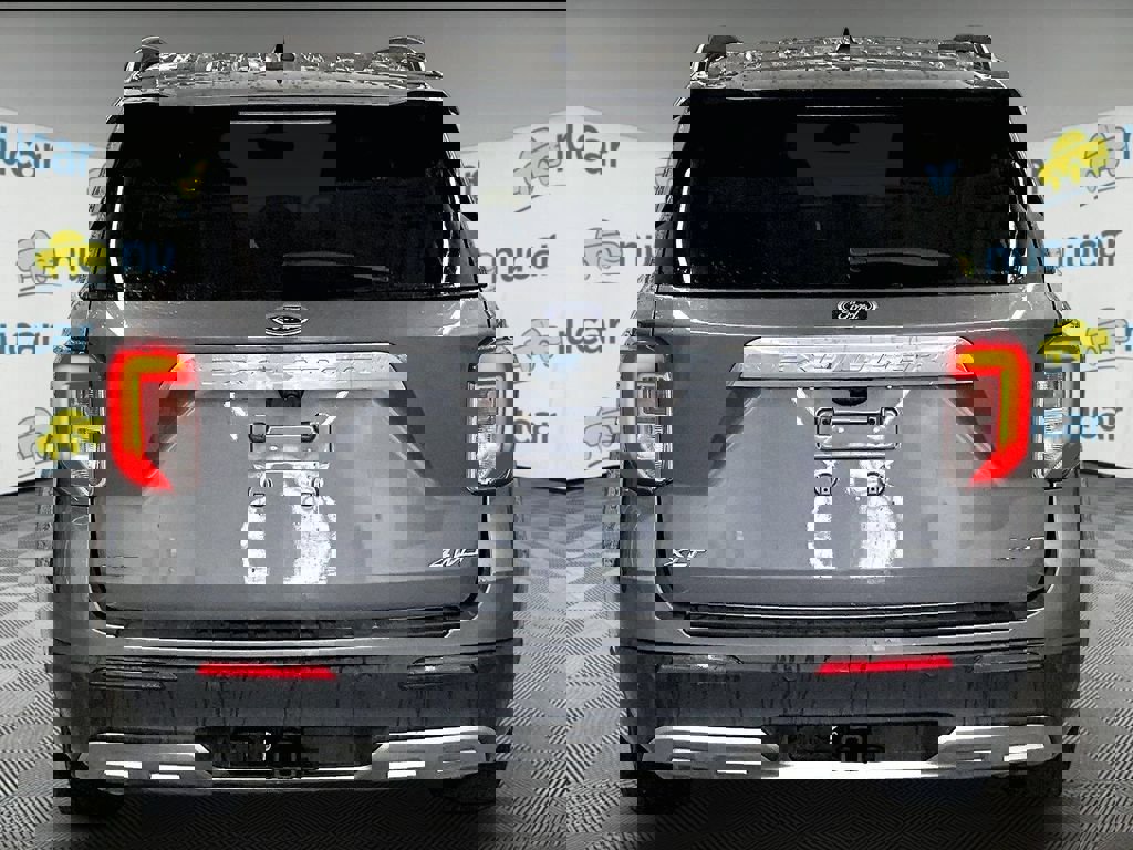 Used 2021 Ford Explorer XLT w/ Equipment Group 202A image 5