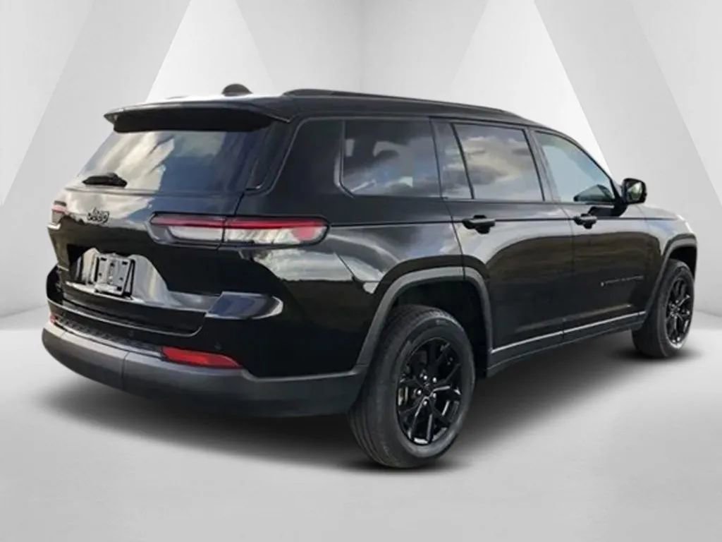 Used 2024 Jeep Grand Cherokee L Laredo image 7