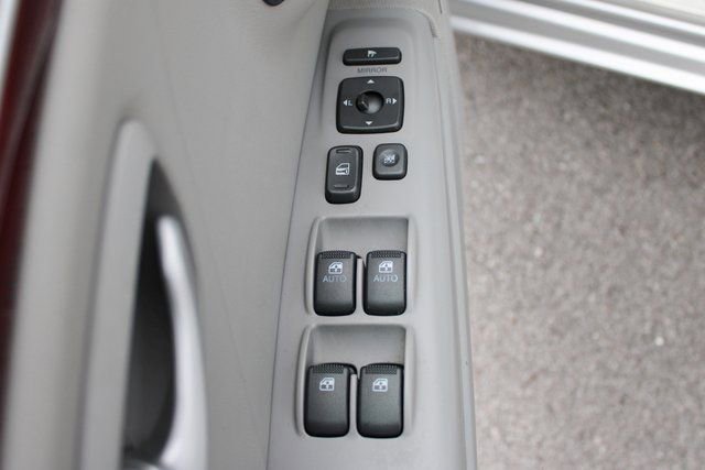 Used 2006 Hyundai Azera Limited image 11