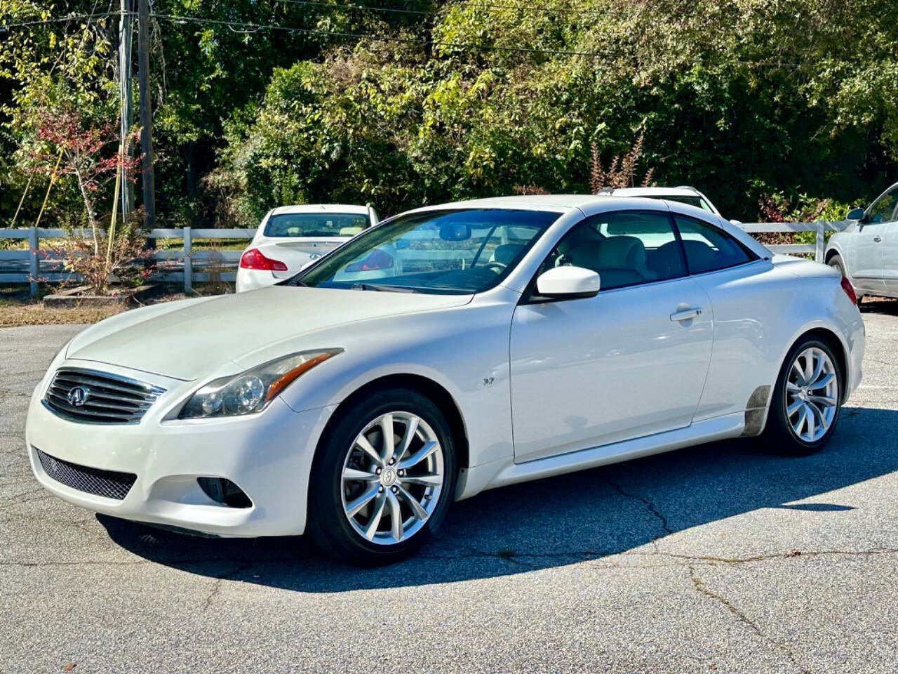 Used 2015 INFINITI Q60 Convertible w/ Premium Package image 3