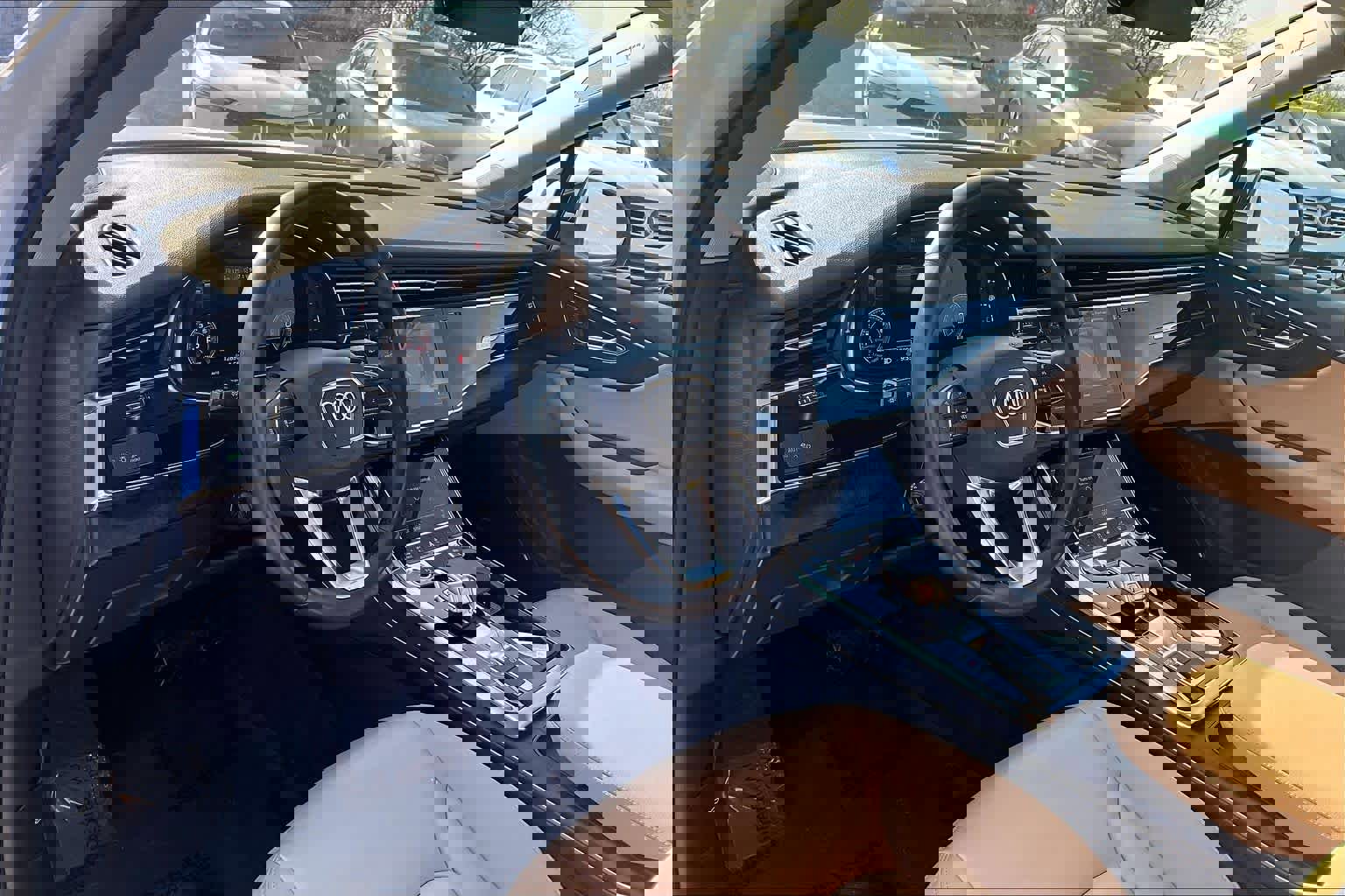 Used 2022 Audi Q7 Premium Plus w/ Premium Plus Package image 18