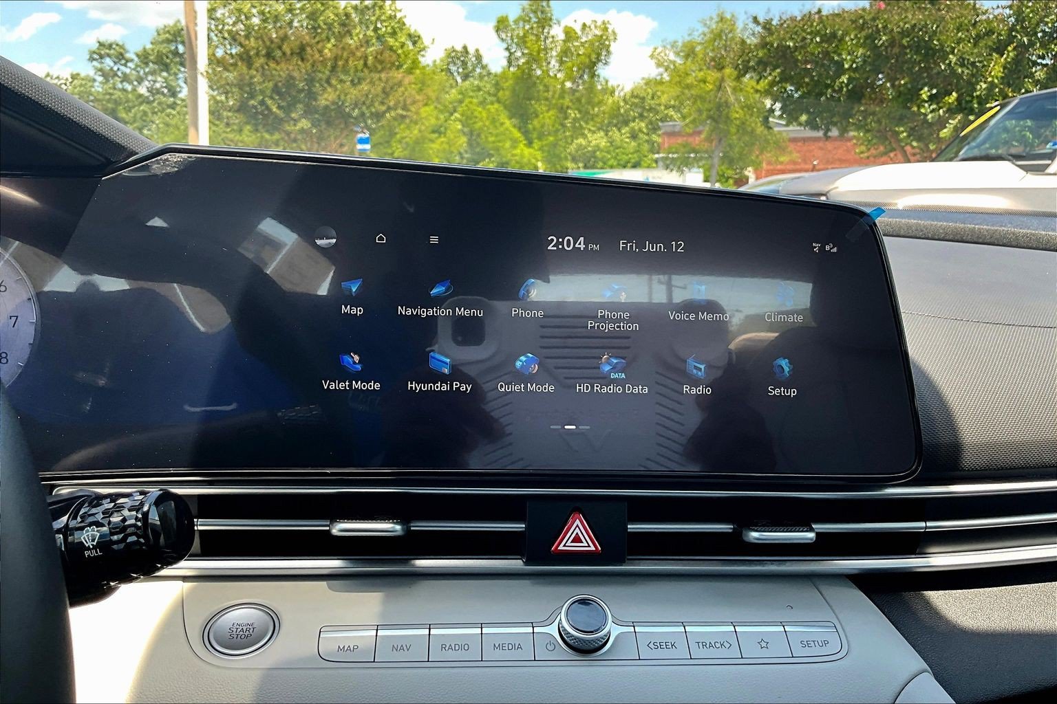 Used 2025 Hyundai Elantra Limited FWD image 24