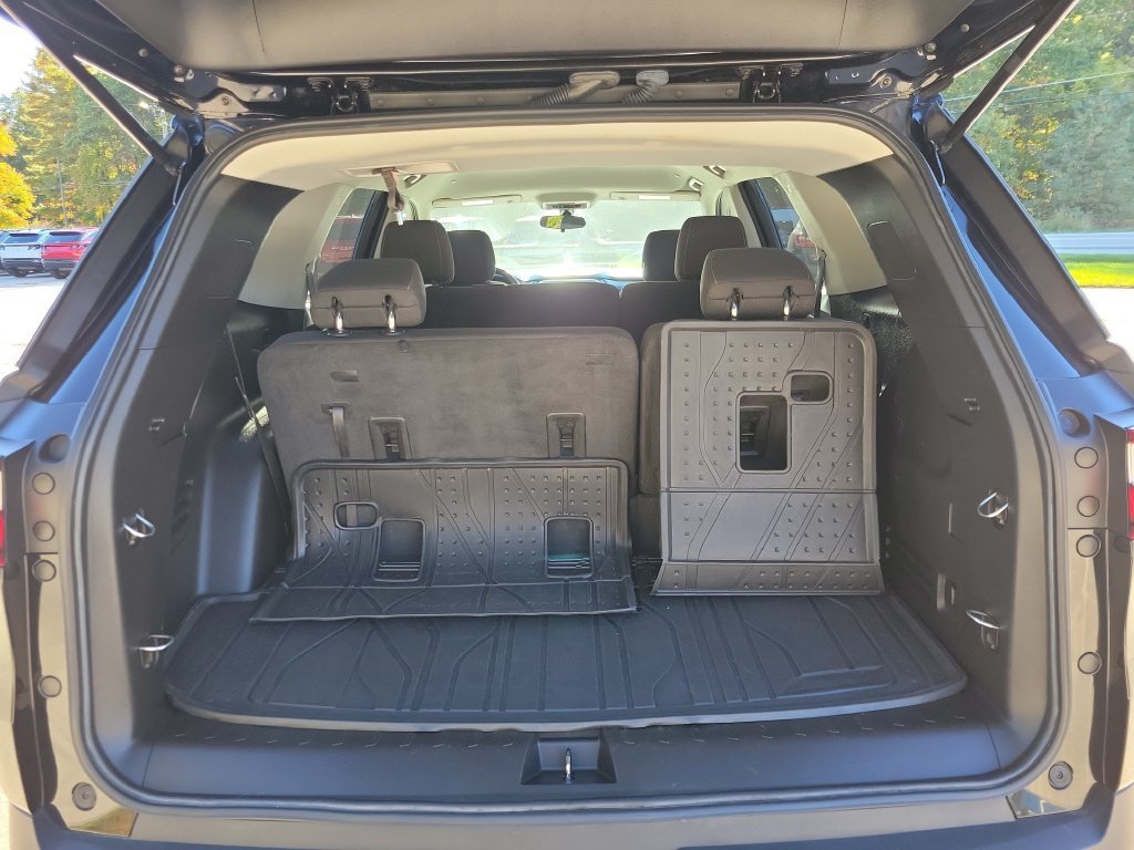 Used 2020 Chevrolet Traverse LS w/ LPO, Floor Liner Package FWD image 6