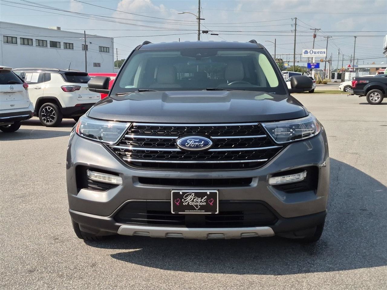 Used 2020 Ford Explorer XLT w/ Equipment Group 202A AWD/4WD image 8