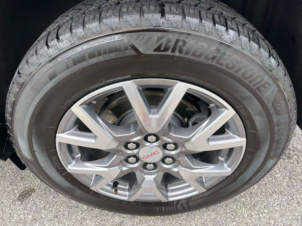 Used 2021 GMC Acadia SLT w/ Technology Package AWD/4WD image 37