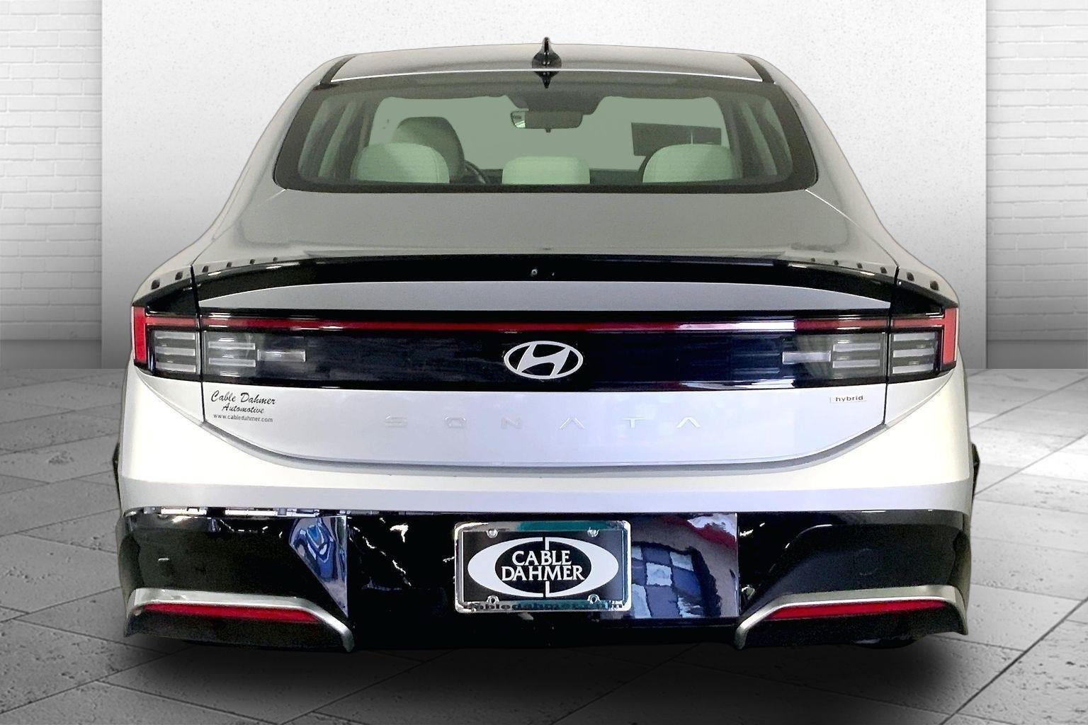 Used 2025 Hyundai Sonata SEL FWD image 3