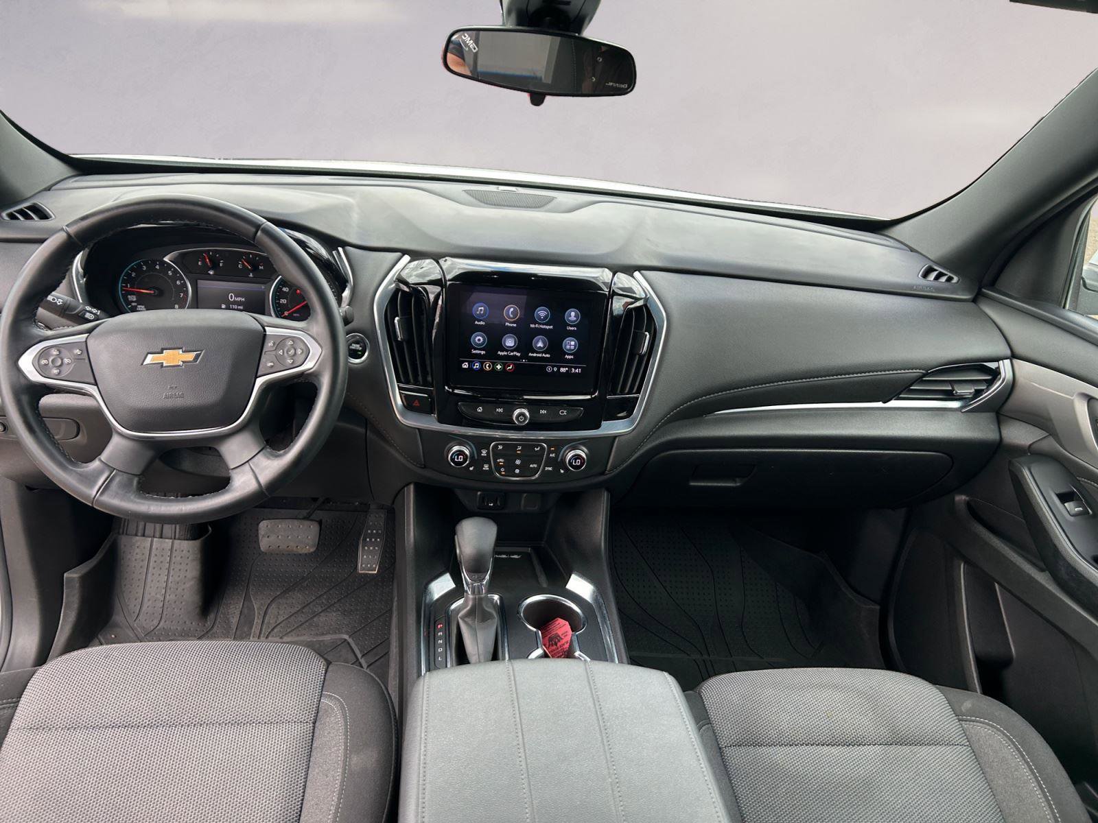 Used 2023 Chevrolet Traverse LT image 10