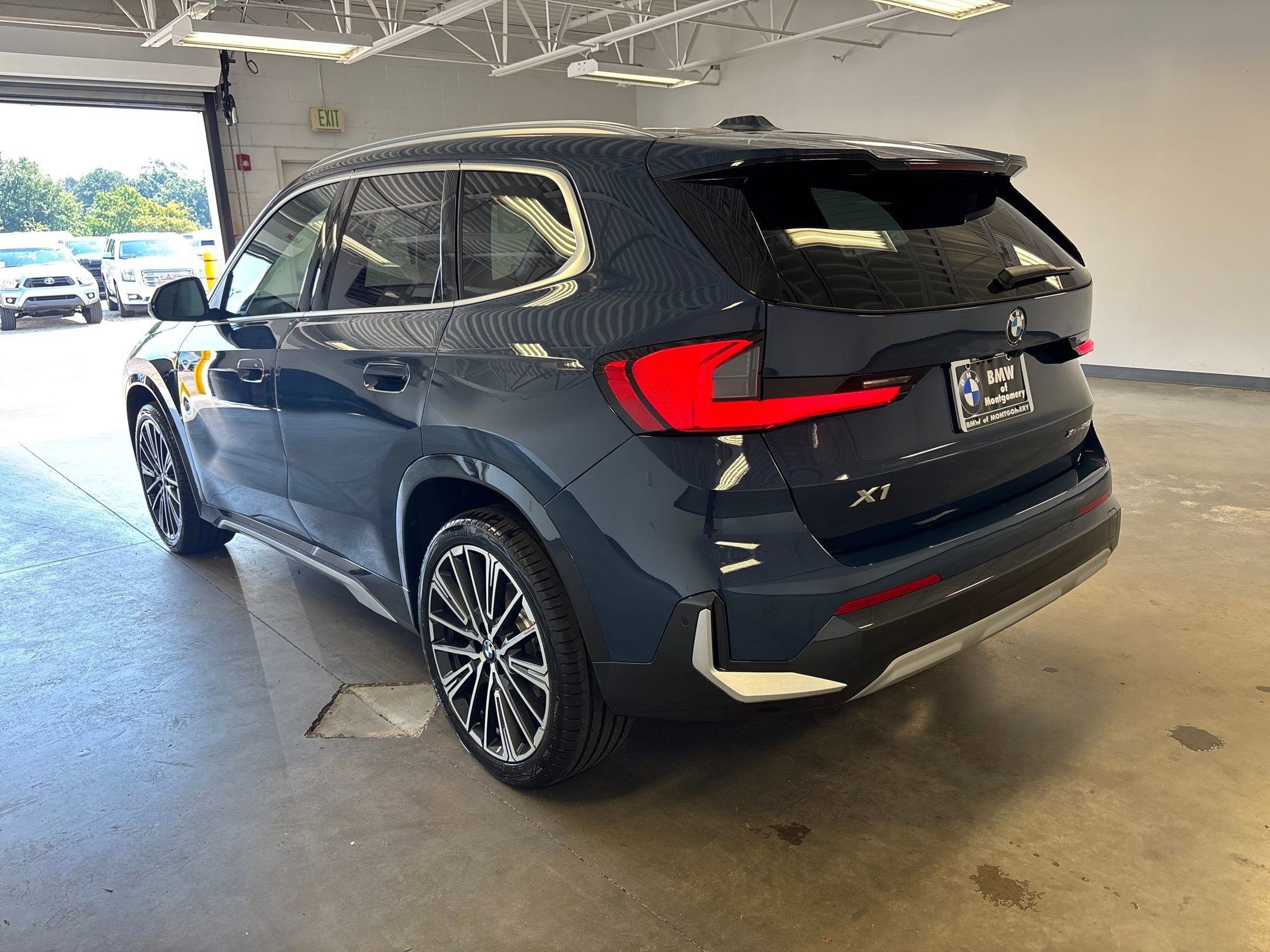 Used 2026 BMW X1 xDrive28i w/ Convenience Package image 3