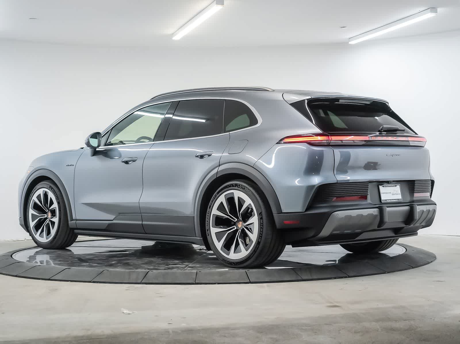New 2026 Porsche Cayenne Electric AWD/4WD image 3