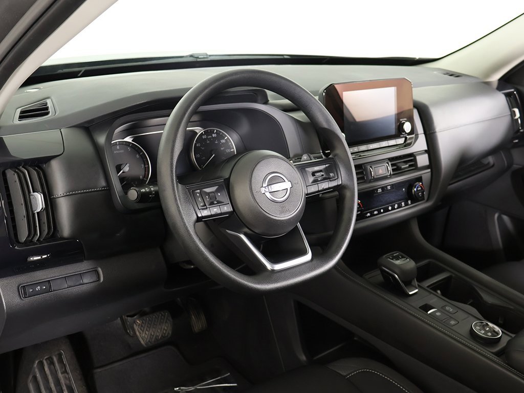 Used 2024 Nissan Pathfinder S image 24
