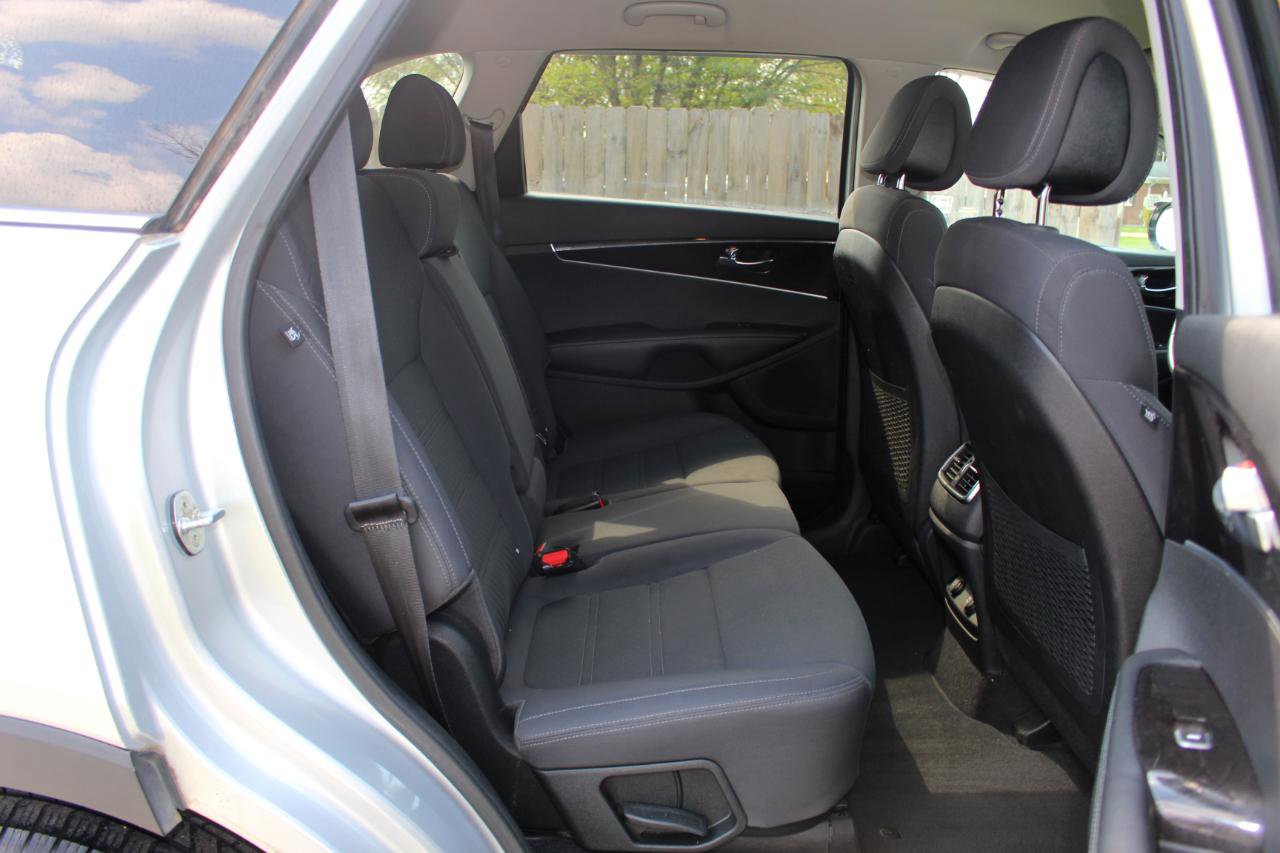 Used 2016 Kia Sorento LX w/ LX Convenience Package image 33
